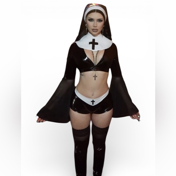 Dolls Kill sexy Nun Complete Costume Set NWT XS - Picture 2 of 9